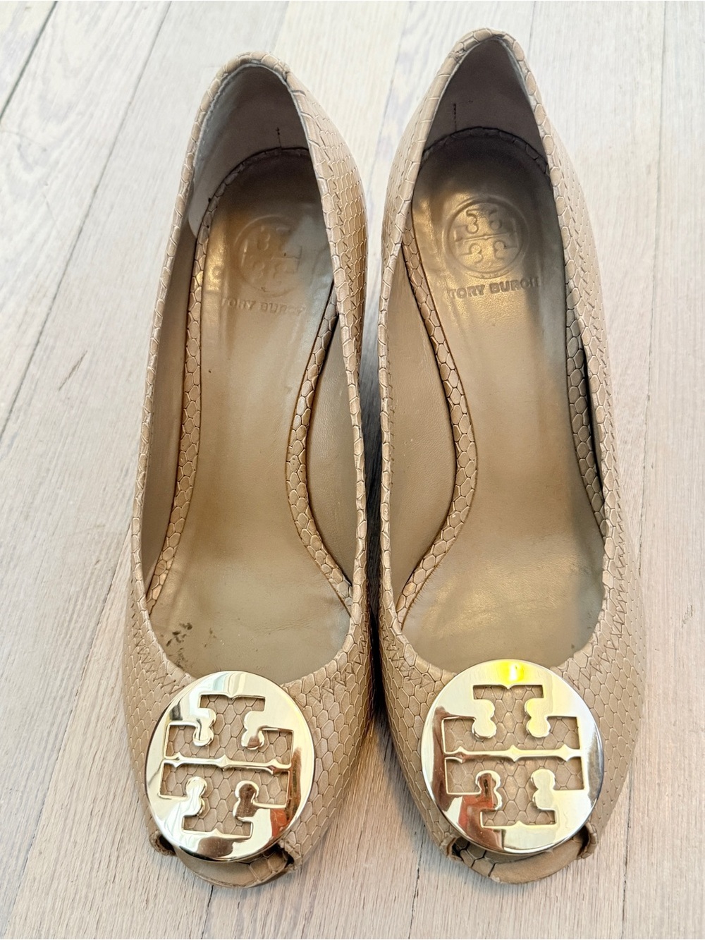 TORY BURCH Women’s Reva Tan Snakeskin Embossed Leather Wedge Flats Size 9